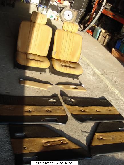 Tetiere Renault 18/ Dacia 1310 crem - poate aici se vede mai bine - Cumparari piese