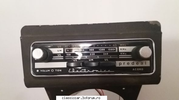Tip vopsea consola radio - Si cu aparatul la locul lui - Coltul Tehnic