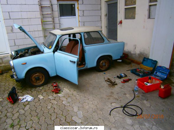 Trabant 601 Lux - model 1987 - Dupa o ora de bajbait i am dat o cheie...pufaie - Prezentare masini
