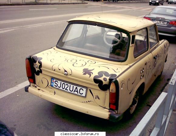 Trabant cu floricele si incrusatat cu "diamante" - Misu de Cluj - Am vazut prin Cluj-Napoca