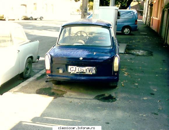 Trabanturi fioroase - Asta albastra, pare sa fie model mai vechi din - Am vazut prin Cluj-Napoca