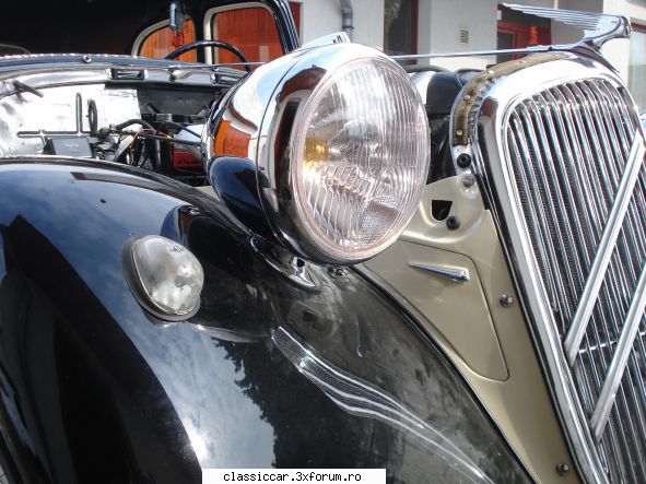 Traction Avant - Pruncii n-au ce c�uta in masin� f�r� st�p�n - Reconditionari si Restaurari