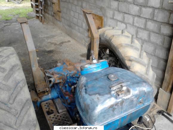 Tractor Ford Major - Ne concentrăm pe scos - Coltul camionagiului si tractoristului oldtimerist