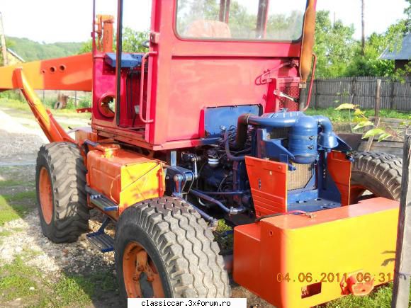 Tractor TIH 445 - alta poza din spate - Coltul camionagiului si tractoristului oldtimerist