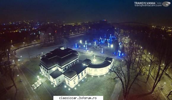 Transylvania Cam - Casinoul din parc, asteapta sa vina luna mai sa - Drumetii prin Mioritic