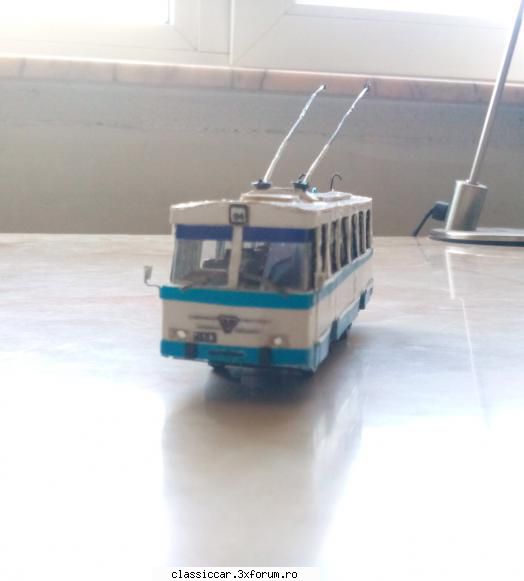 Troleibuz TV 20E ITB # :87 - Si ultima poza: "Banda" bleu-marin de pe parbriz - Modelism si machetute