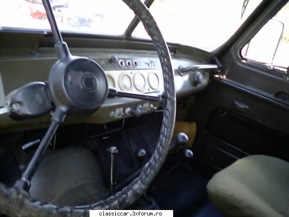UAZ 469B - si bord..nu inteleg de ce are atitea manete? - Am vazut prin Romania