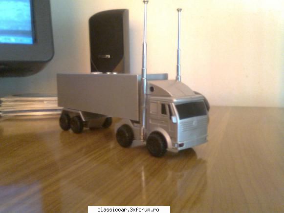 Un autocamion - radio vrea un stapan - Vand un autocamion-radio din - Modelism si machetute