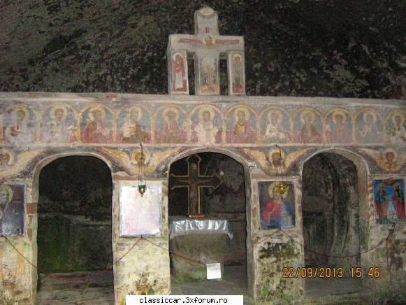 drum arges manastirea corbii piatra altarul