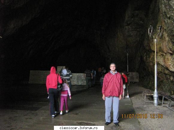 Un drum la Padina - intrarea in pestera - Drumetii prin Mioritic