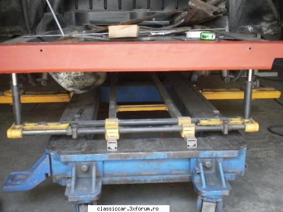 Un pacient nou MB 230 SL din 1964 - Longeronul spate gata sudat si centrat - Reconditionari si Restaurari