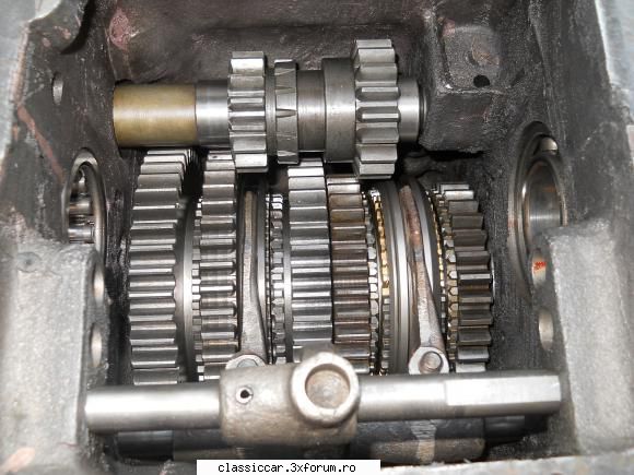 Universal 530 reparatie capitala - cutia de viteze refacu - Coltul camionagiului si tractoristului oldtimerist