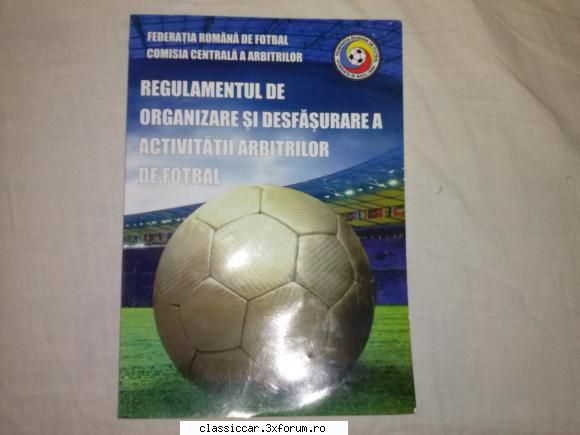 Vand Cartea Regulametul Arbitrilor - Cartea este aproape noua - Vanzari- cumparari carti si reviste auto