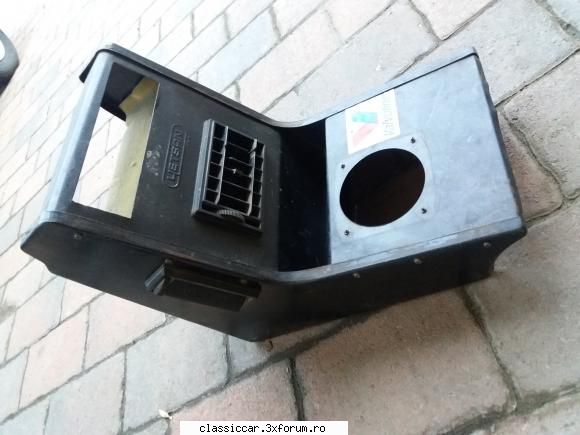 Vand Piese Dacia - Consola centrala 180 lei Capace OZN 200 lei - Vanzari  piese si accesorii