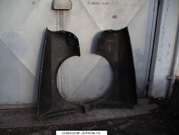 Vand aripa fata Dacia 1300 model 1977 ianuarie . - albine - Vanzari  piese si accesorii