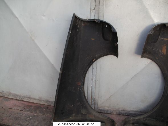 Vand aripa fata Dacia 1300 model 1977 ianuarie . - albine - Vanzari  piese si accesorii