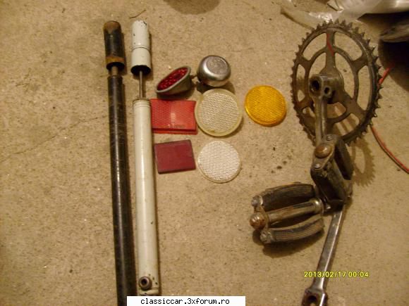 Vand cateva piese de bicicleta - Vand: 2 pompe defecte ( garniturile interioare - Vanzari-Cumparari biciclete