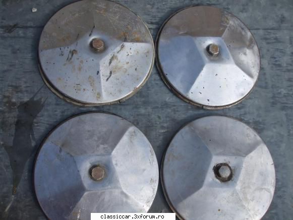 ceasurile de bord r 10 si stopurile de 1100 la pachet 90 de lei 

capace romburi - 40 lei set vand