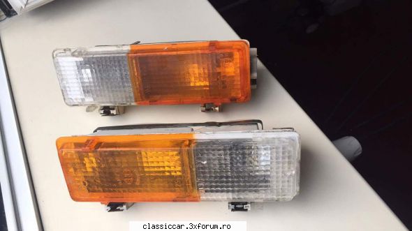 vand diverse piese lampi dacia 1310 lei perechea