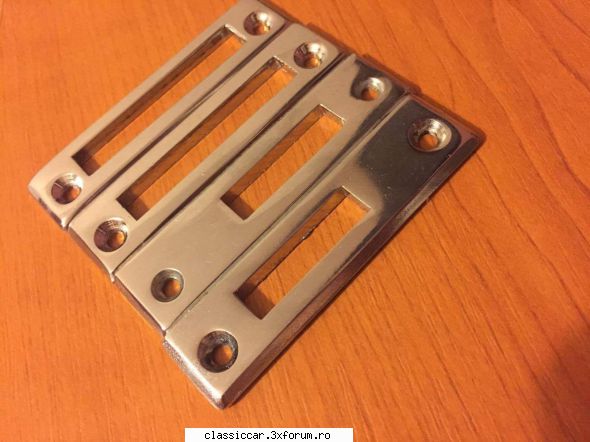 vand diverse piese ornamente crom noi dacia 1300 portiere 100 lei setul