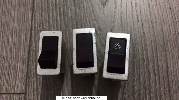 Vand diverse piese - Butoane avarie Torrix - 10 lei buc - Vanzari  piese si accesorii