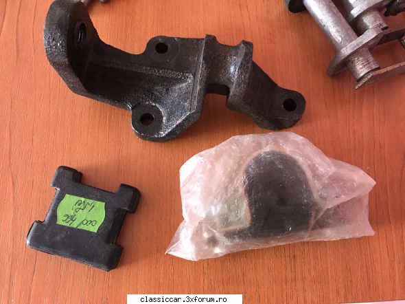 Vand diverse piese - Suport nou alternator - 30 ron Brida bara - Vanzari  piese si accesorii