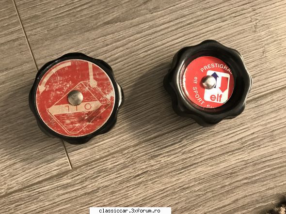 Vand diverse piese - Busoane ulei noi - Cel cu OIL - 80 lei Cel cu ELF - Vanzari  piese si accesorii