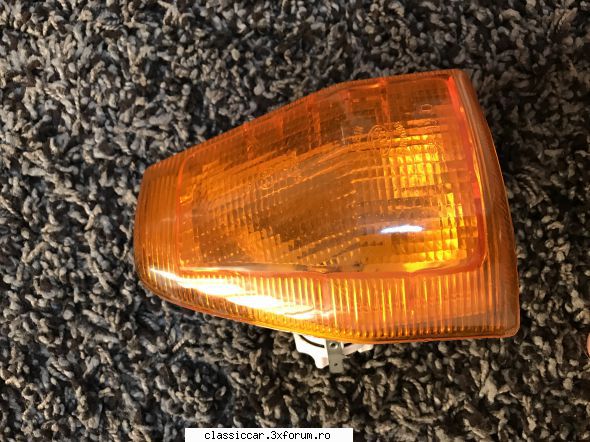 Vand diverse piese - Semnalizare dreapta noua dacia nova - 60 lei - Vanzari  piese si accesorii