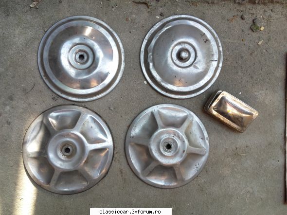 Vand diverse piese - Capace roti si scrumiera cromata. 80 lei toate - Vanzari  piese si accesorii