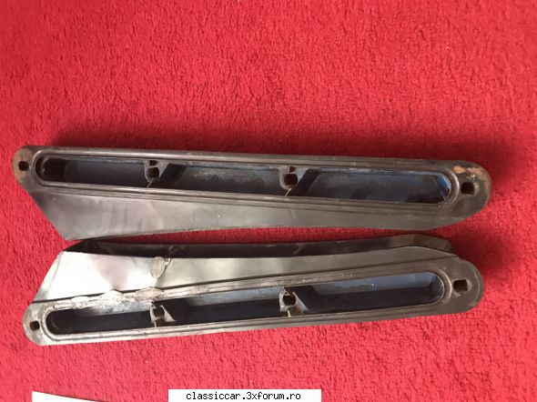 Vand diverse piese - Suporti grile aerisire aripi spate dacia ( - Vanzari  piese si accesorii