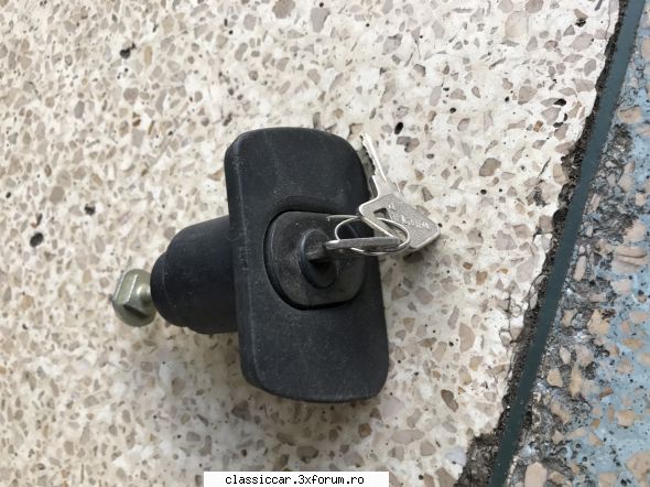 Vand diverse piese - Broasca portbagaj noua Dacia lei - Vanzari  piese si accesorii