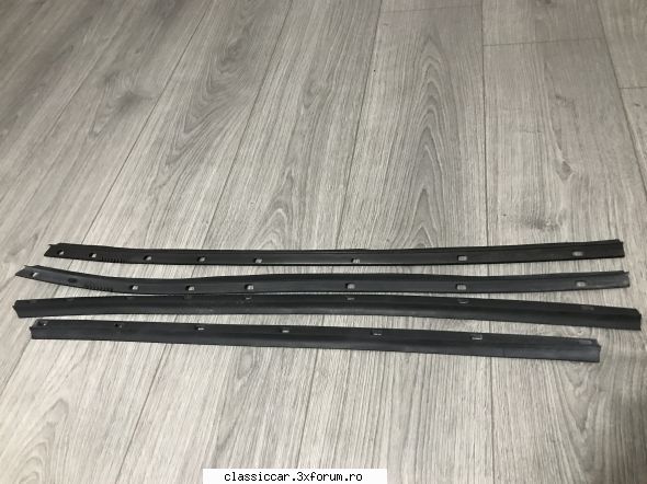 Vand diverse piese - Perii exterioare noi - 50 lei buc ( la mai multe - Vanzari  piese si accesorii