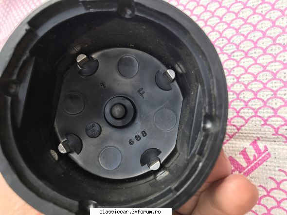 Vand diverse piese - Foto capac neidentificat - Vanzari  piese si accesorii