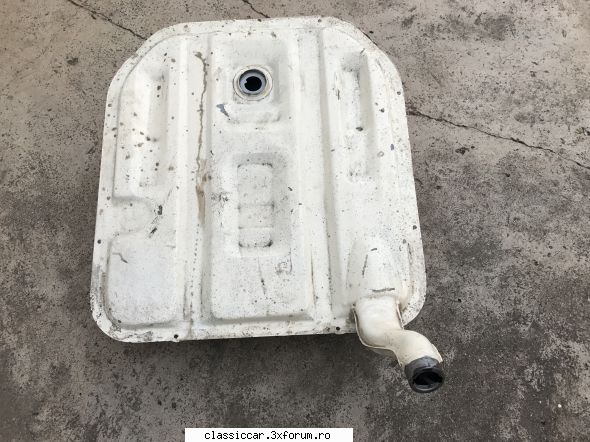 Vand diverse piese - Rezervor nou - 290 lei - Vanzari  piese si accesorii