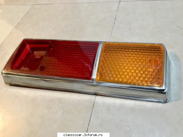 Vand diverse piese - Geam stop dreapta nou - 100 lei - Vanzari  piese si accesorii