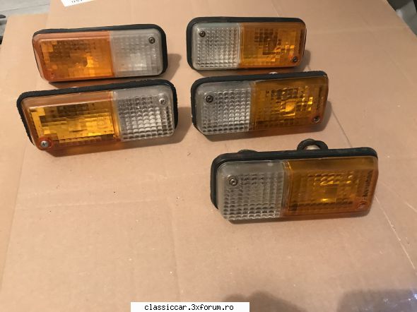 Vand diverse piese - Lampi semnalizare 1300 - vandut - Vanzari  piese si accesorii