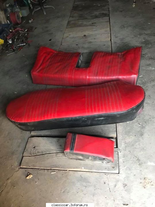 Vand diverse piese - Banchete spate rosii - vandut - Vanzari  piese si accesorii