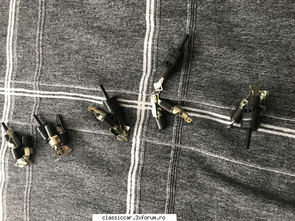 Vand diverse piese - Yale negre noi Dacia lei/set - Vanzari  piese si accesorii