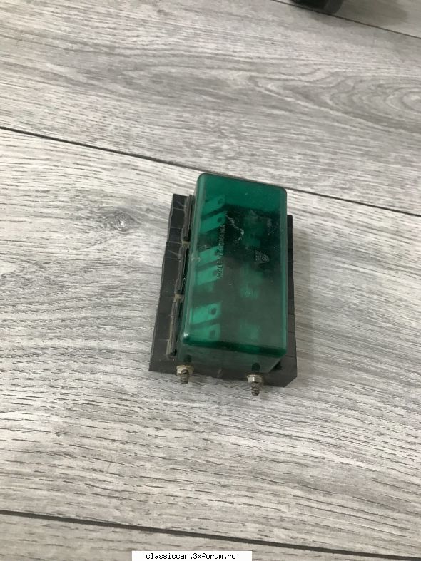 Vand diverse piese - Cutie sigurante noua - 50 lei - Vanzari  piese si accesorii