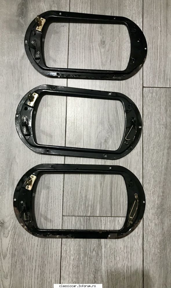 Vand diverse piese - Suporti far lei buc sau 200 lei toti - Vanzari  piese si accesorii