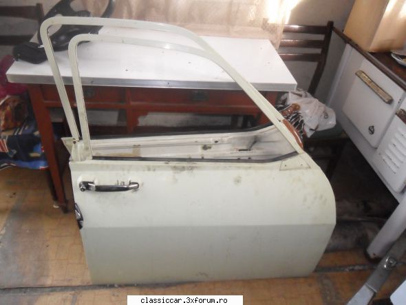 Vand diverse piese Dacia si altele - Usi fata 1984 fara rugina, cea din stanga - Vanzari  piese si accesorii