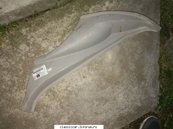 Vand diverse piese Dacia si altele - Stalp spate dreapta - 60 lei - Vanzari  piese si accesorii