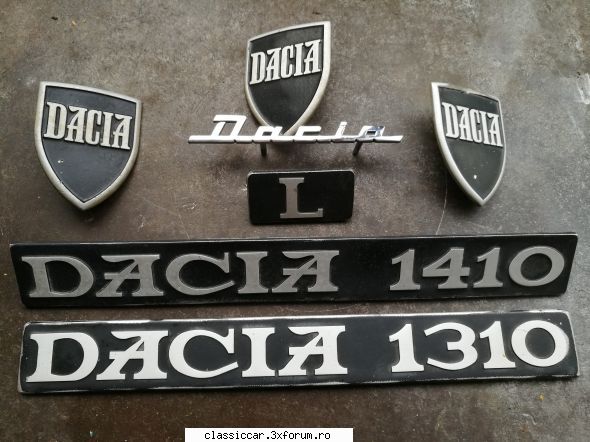 Vand diverse piese Dacia si altele - Diverse logo Dacia - 30 lei/bucata - Vanzari  piese si accesorii