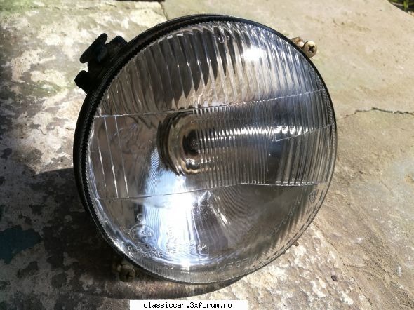 Vand diverse piese Dacia si altele - Far wesem Dacia - 50 lei - Vanzari  piese si accesorii