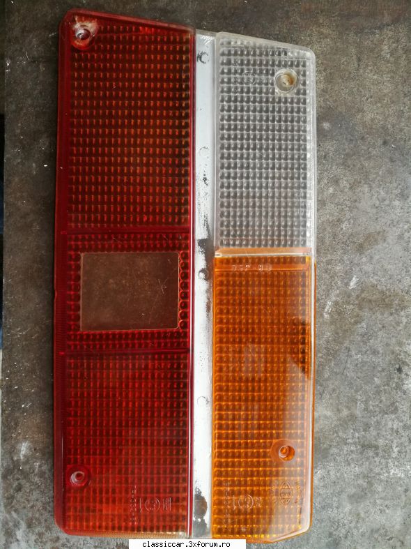 Vand diverse piese Dacia si altele - Dispersor lampa spate dreapta1310 primele - Vanzari  piese si accesorii