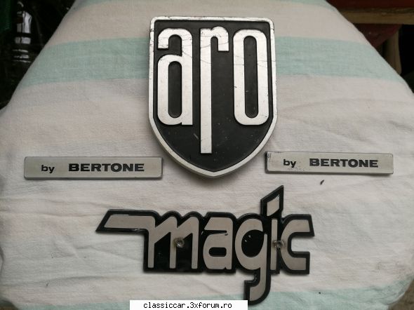 Vand diverse piese Dacia si altele - Logo-uri - 30 lei/bucata Sigla Magic - Vanzari  piese si accesorii