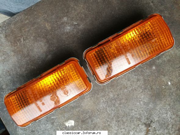 Vand diverse piese Dacia si altele - Lampi semnalizare fata NOS, Skoda 100 s - Vanzari  piese si accesorii