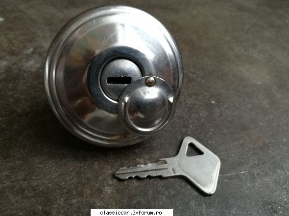 Vand diverse piese Dacia si altele - Buson rezervor '77-' lei - Vanzari  piese si accesorii