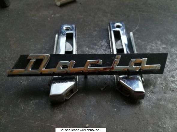 Vand diverse piese Dacia si altele - Logo bord Dacia lei - Vanzari  piese si accesorii