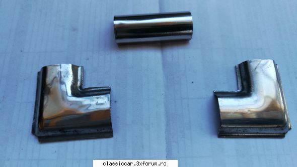Vand diverse piese Dacia si altele - Coltare ornament luneta 30 lei - Vanzari  piese si accesorii
